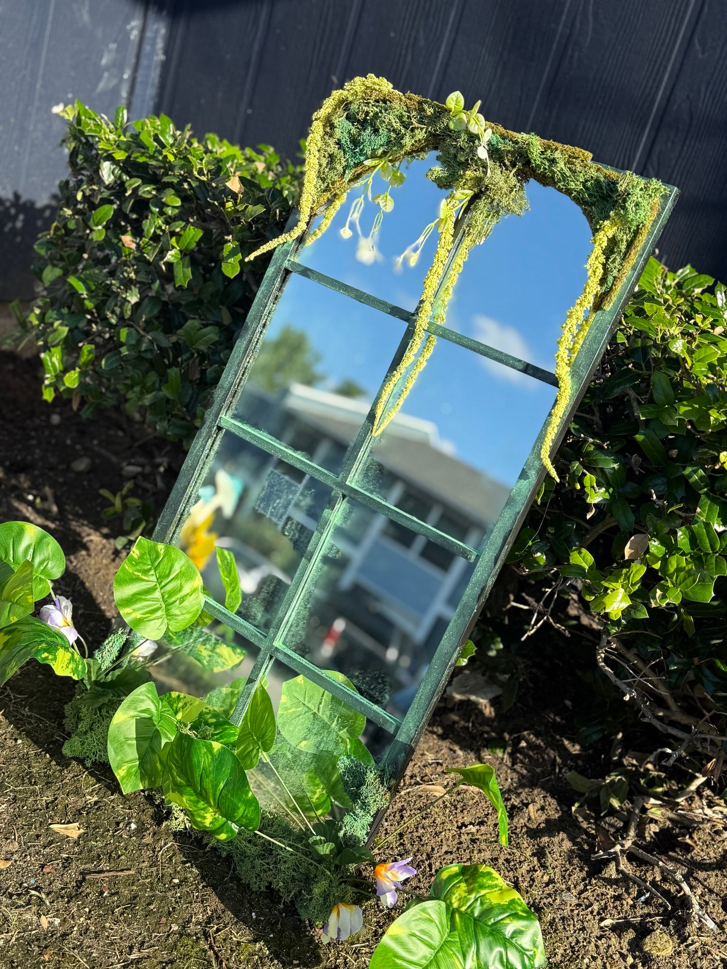 The Green Witch’s Gate image 1