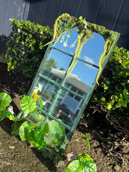 The Green Witch’s Gate image 1